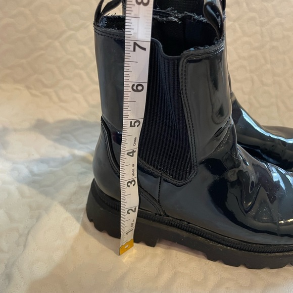 ZARA Chelsea Ankle Boots Black Combat Beatles Women’s Zippered Rubber Soles Goth - Picture 3 of 10